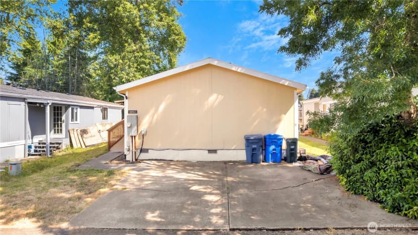 Property photo for 10511 137th Street E #16, Puyallup photo 2