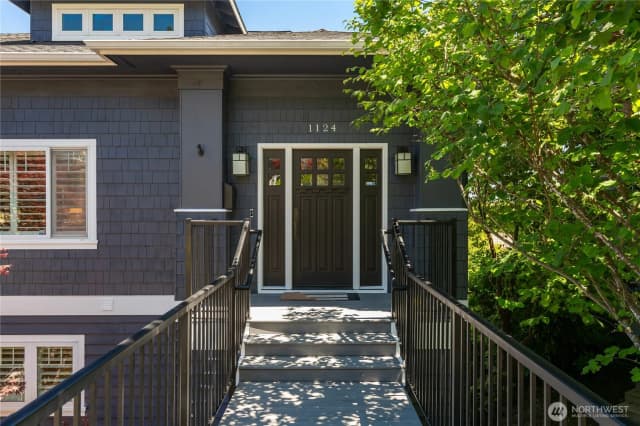 Property photo for 1124 Lake Washington Boulevard S, Seattle photo 3