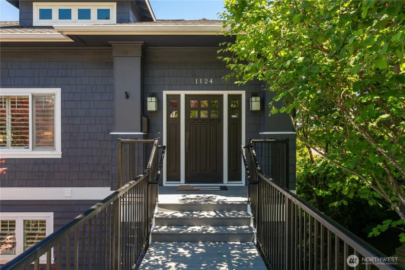 Property photo for 1124 Lake Washington Boulevard S, Seattle photo 3