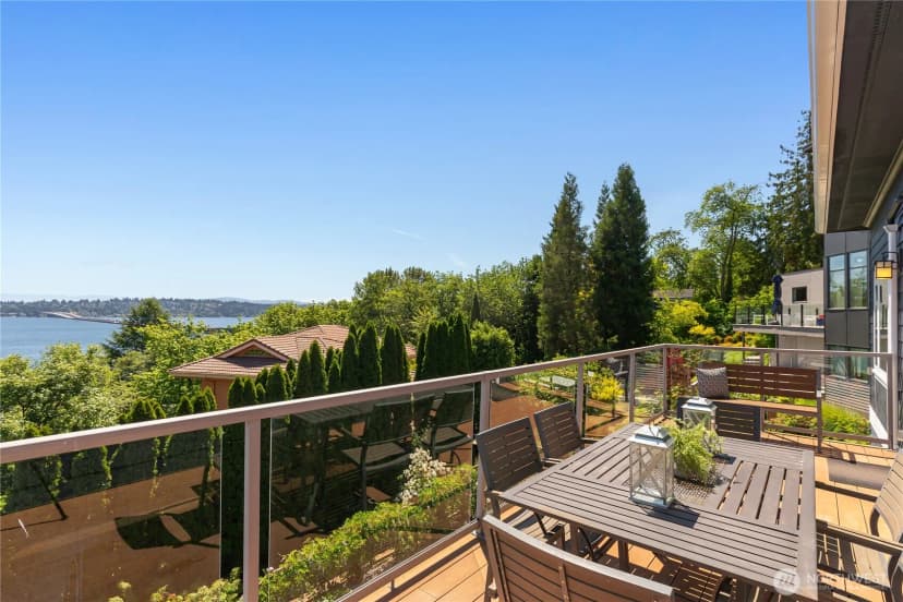 Property photo for 1124 Lake Washington Boulevard S, Seattle photo 9