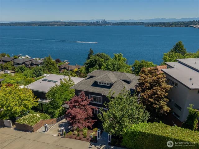 Property photo for 1124 Lake Washington Boulevard S, Seattle photo 2
