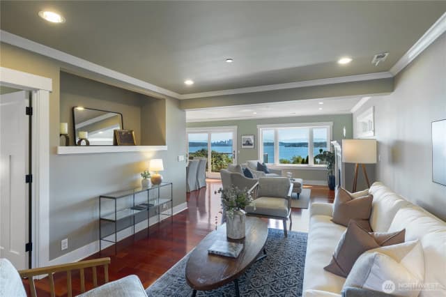 Property photo for 1124 Lake Washington Boulevard S, Seattle photo 4