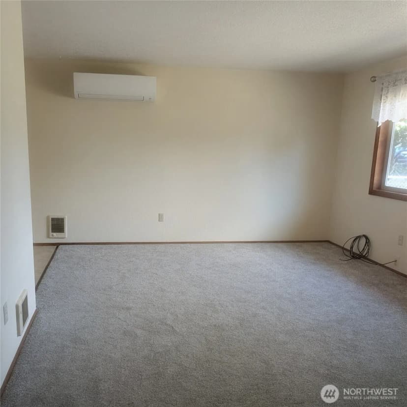 Property photo for 114 Jalyn Street, Centralia photo 6