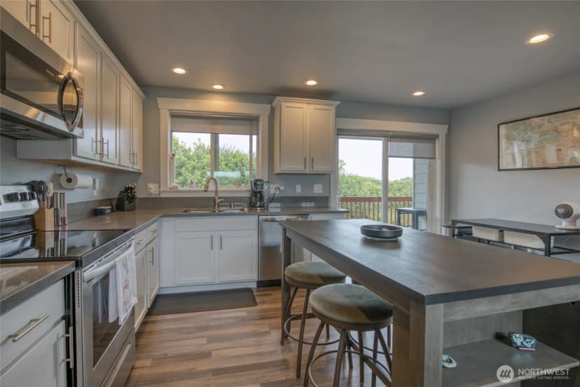 Property photo for 1155 Greenview Avenue Sw, Ocean Shores photo 17