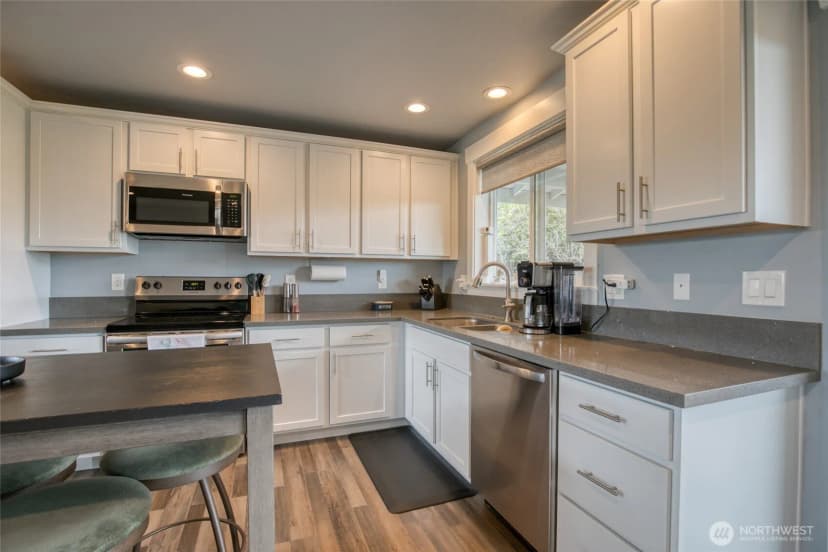 Property photo for 1155 Greenview Avenue Sw, Ocean Shores photo 16