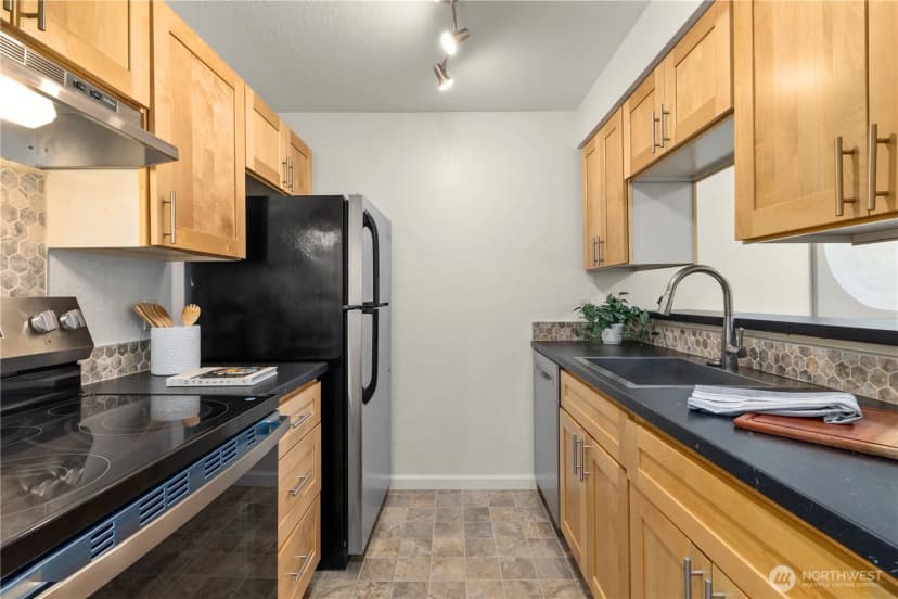 Property photo for 9484 Redmond-woodinville Road Ne #c-205, Redmond photo 7