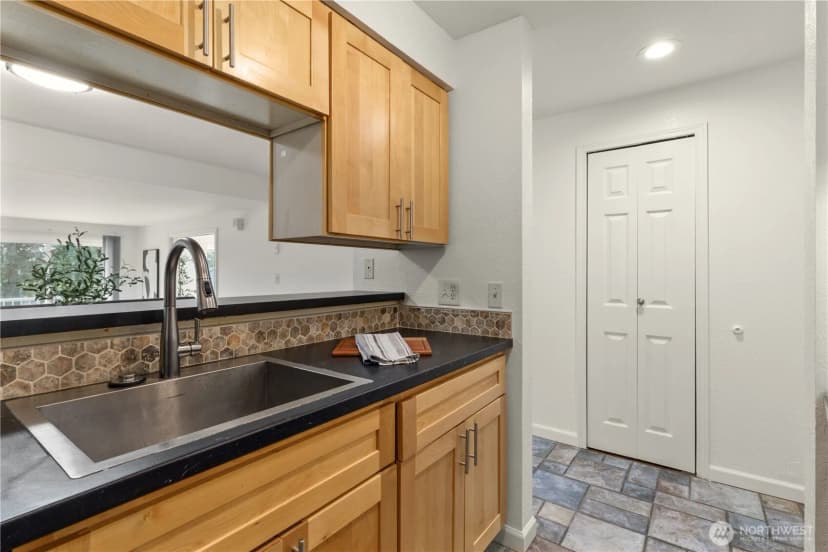 Property photo for 9484 Redmond-woodinville Road Ne #c-205, Redmond photo 8