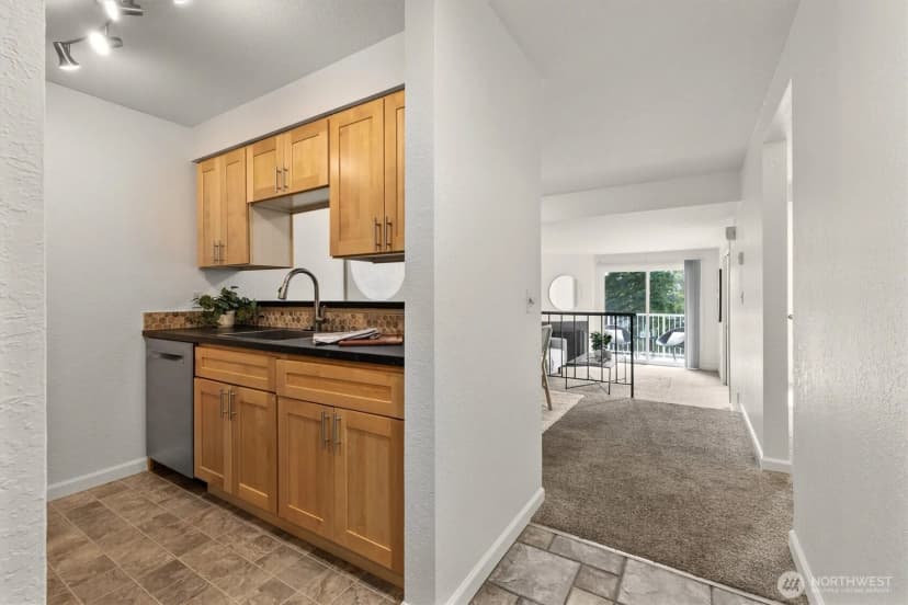 Property photo for 9484 Redmond-woodinville Road Ne #c-205, Redmond photo 6