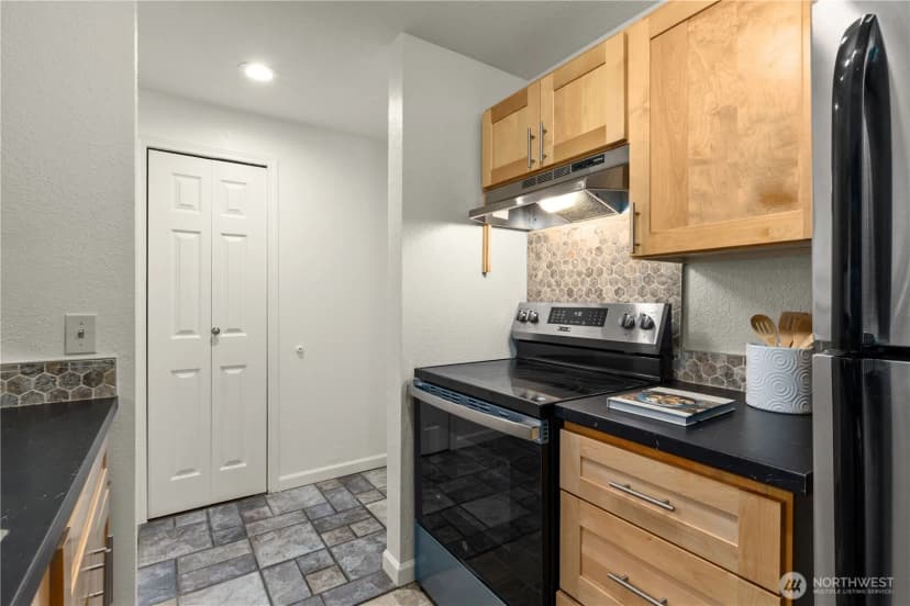 Property photo for 9484 Redmond-woodinville Road Ne #c-205, Redmond photo 9
