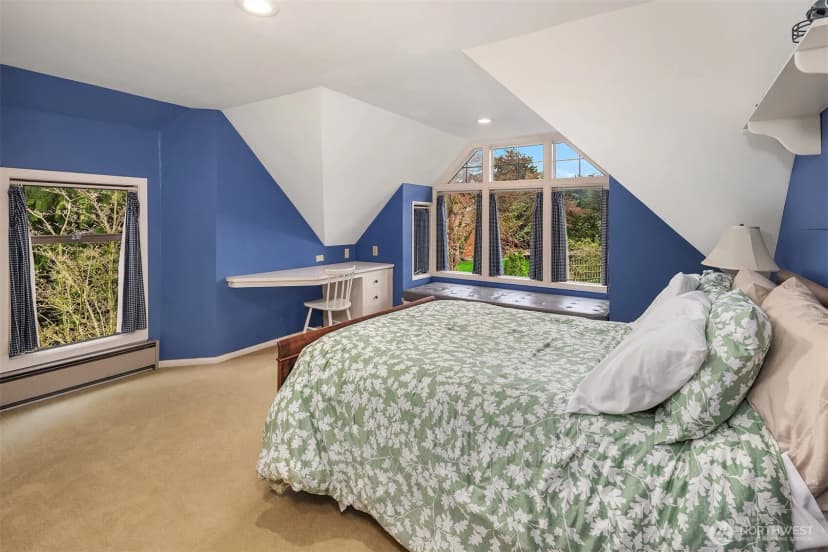 Property photo for 3333 43rd Avenue Ne, Seattle photo 22