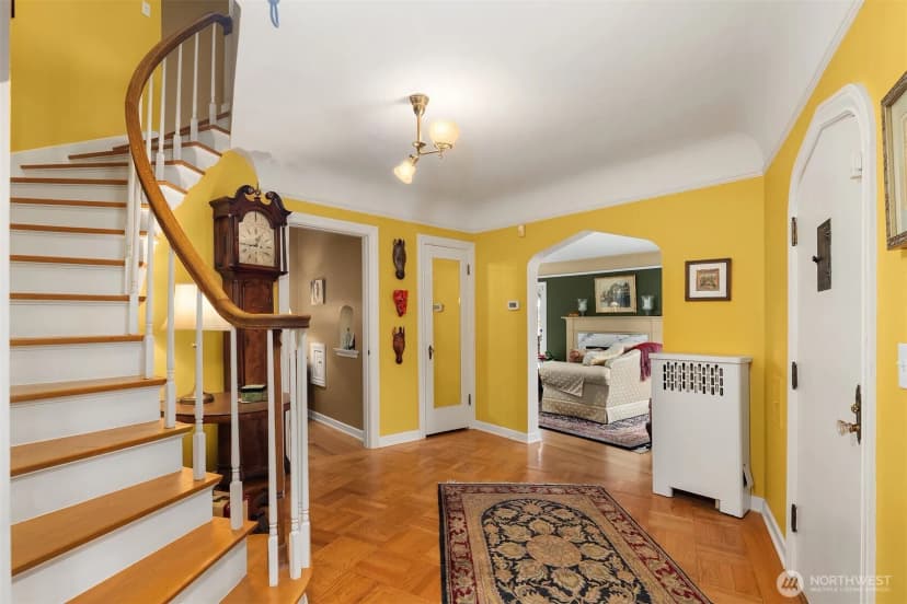 Property photo for 3333 43rd Avenue Ne, Seattle photo 10