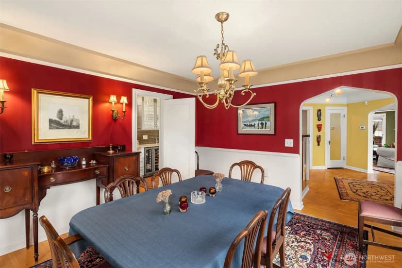 Property photo for 3333 43rd Avenue Ne, Seattle photo 12