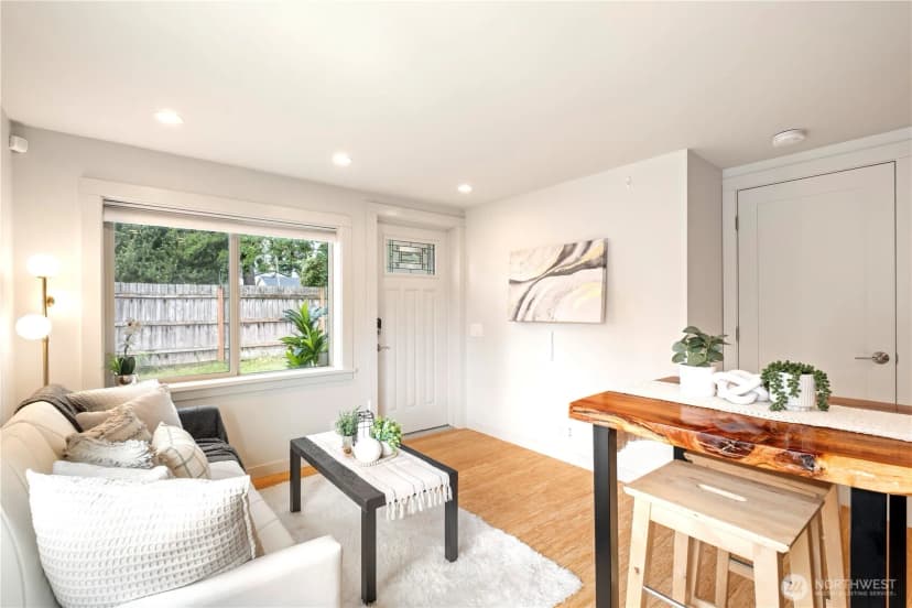Property photo for 9745 Evanston Avenue N #b, Seattle photo 16