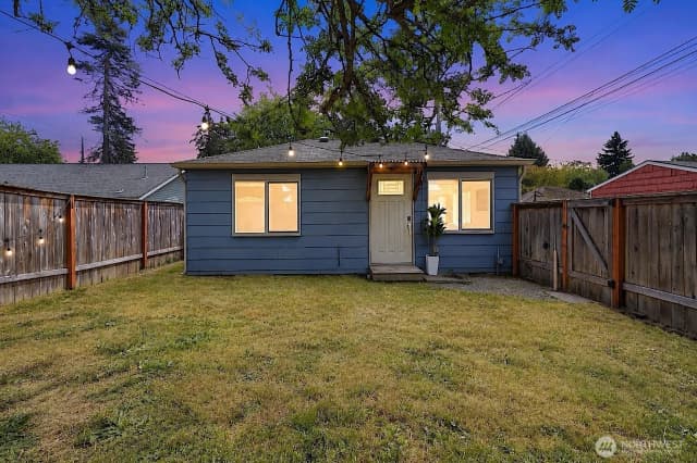 Property photo for 9745 Evanston Avenue N #b, Seattle photo 4