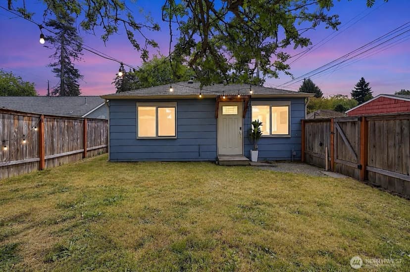 Property photo for 9745 Evanston Avenue N #b, Seattle photo 4