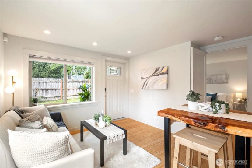 Property photo for 9745 Evanston Avenue N #b, Seattle photo 17