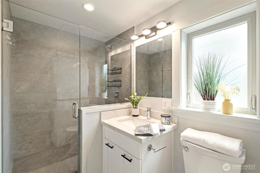 Property photo for 9745 Evanston Avenue N #b, Seattle photo 22