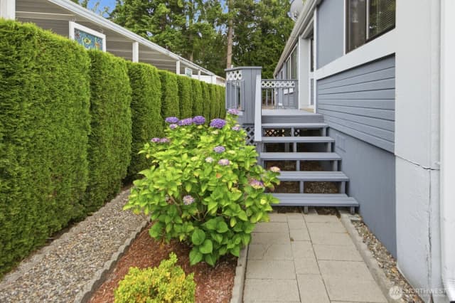 Property photo for 1427 100th Street Sw #8, Everett photo 2