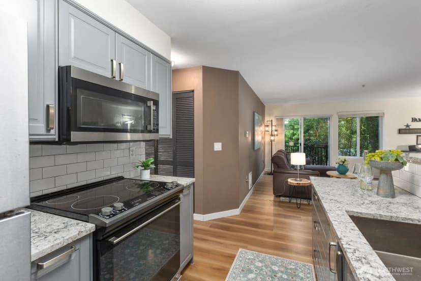 Property photo for 5501 Lakemont Boulevard Se #102, Bellevue photo 8
