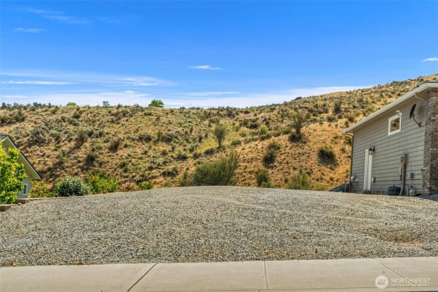 Property photo for 9973 Saska Way, Entiat photo 4