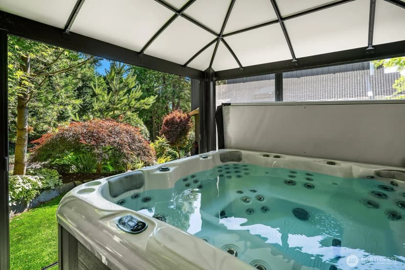 Property photo for 13419 Holmes Point Drive Ne, Kirkland photo 31