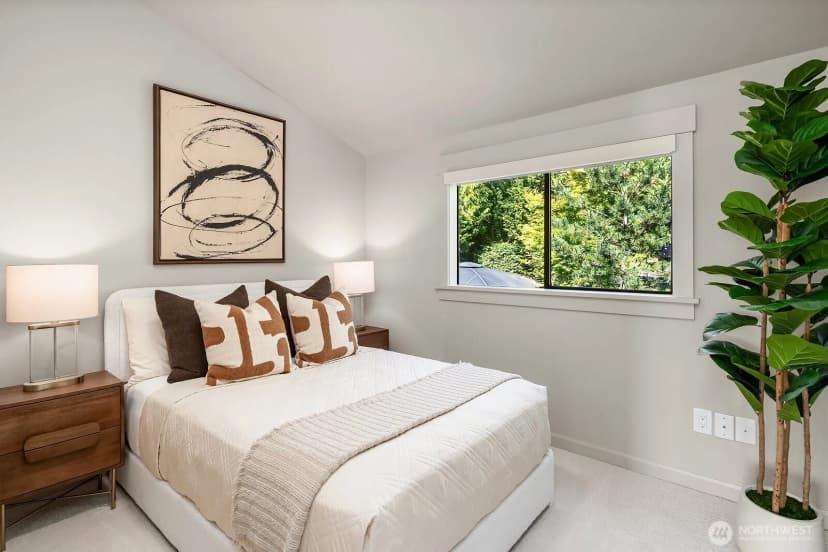 Property photo for 13419 Holmes Point Drive Ne, Kirkland photo 27
