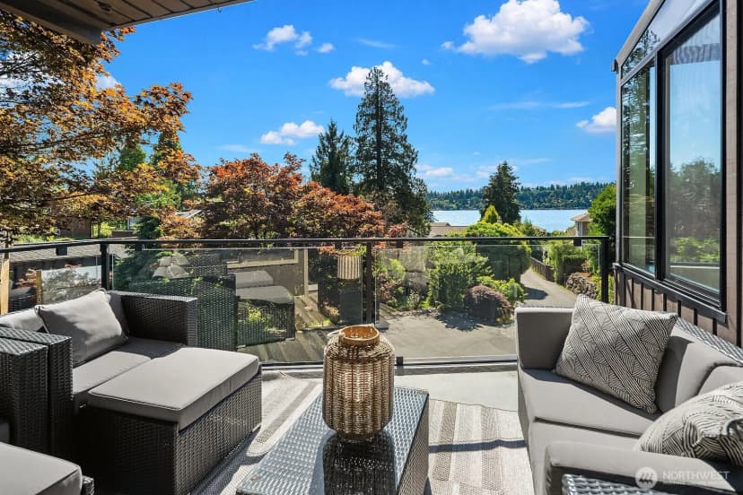Property photo for 13419 Holmes Point Drive Ne, Kirkland photo 15
