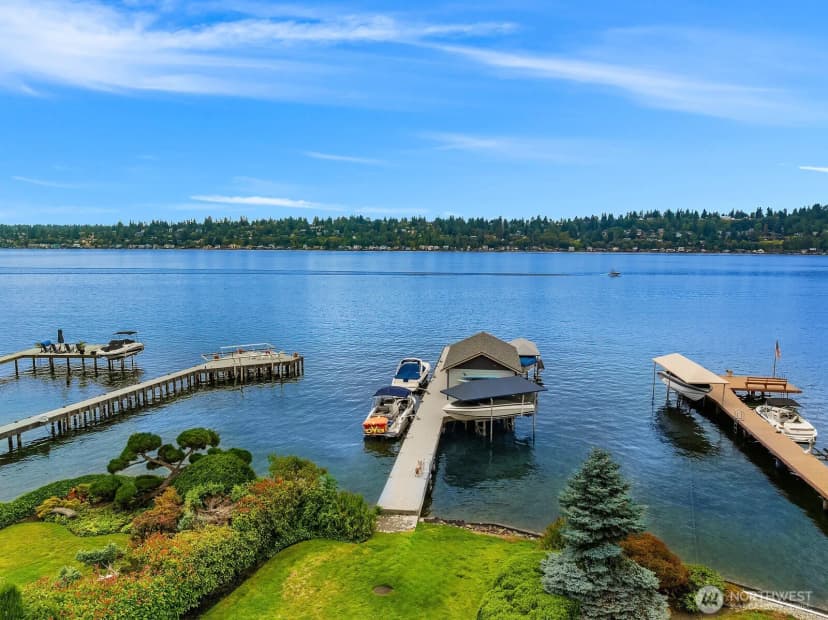 Property photo for 13419 Holmes Point Drive Ne, Kirkland photo 32