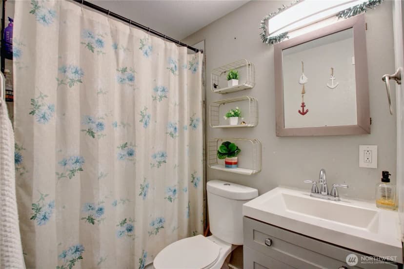 Property photo for 3312 E College Way, Mount Vernon photo 10