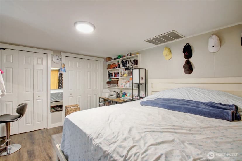 Property photo for 3312 E College Way, Mount Vernon photo 8