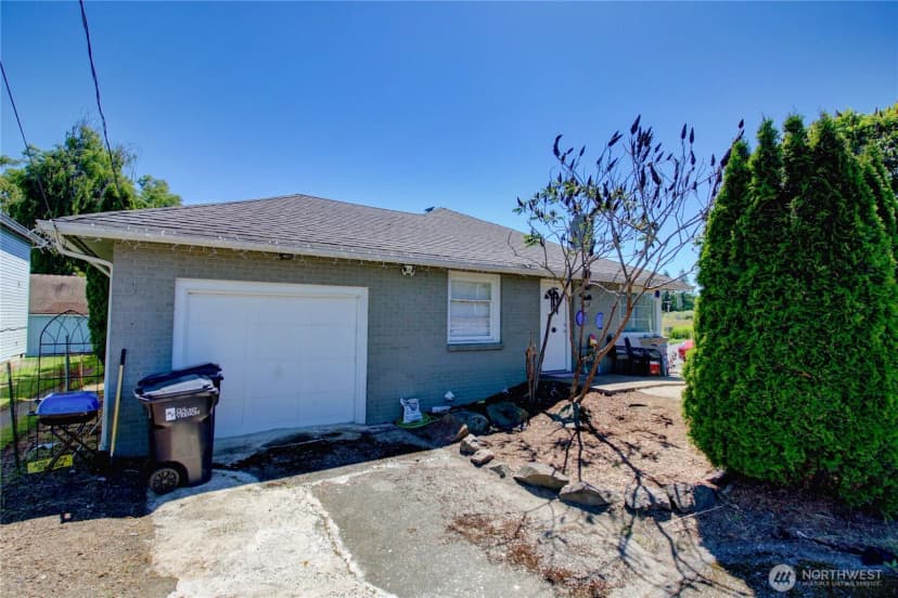 Property photo for 3312 E College Way, Mount Vernon photo 15