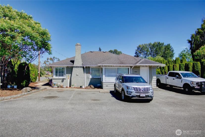 Property photo for 3312 E College Way, Mount Vernon photo 16