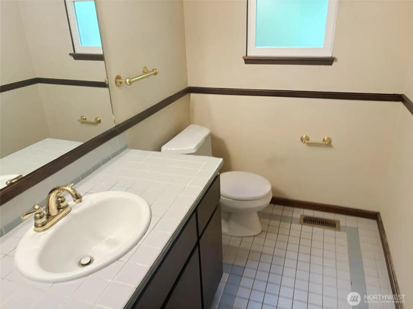 Property photo for 24404 Se Mirrormont Boulevard, Issaquah photo 16
