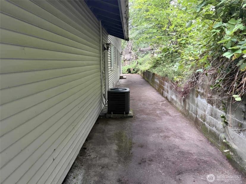 Property photo for 24404 Se Mirrormont Boulevard, Issaquah photo 35