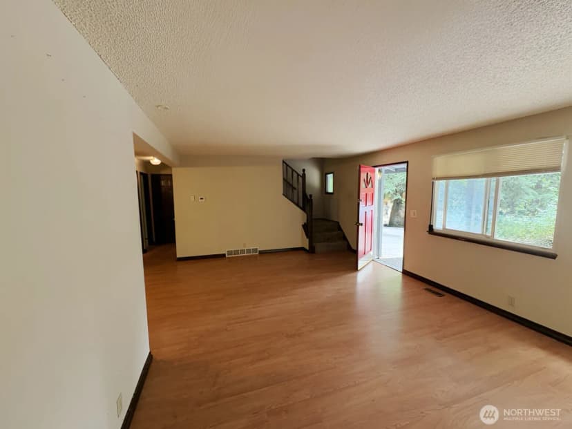 Property photo for 24404 Se Mirrormont Boulevard, Issaquah photo 7