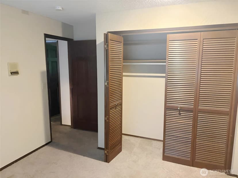 Property photo for 24404 Se Mirrormont Boulevard, Issaquah photo 23
