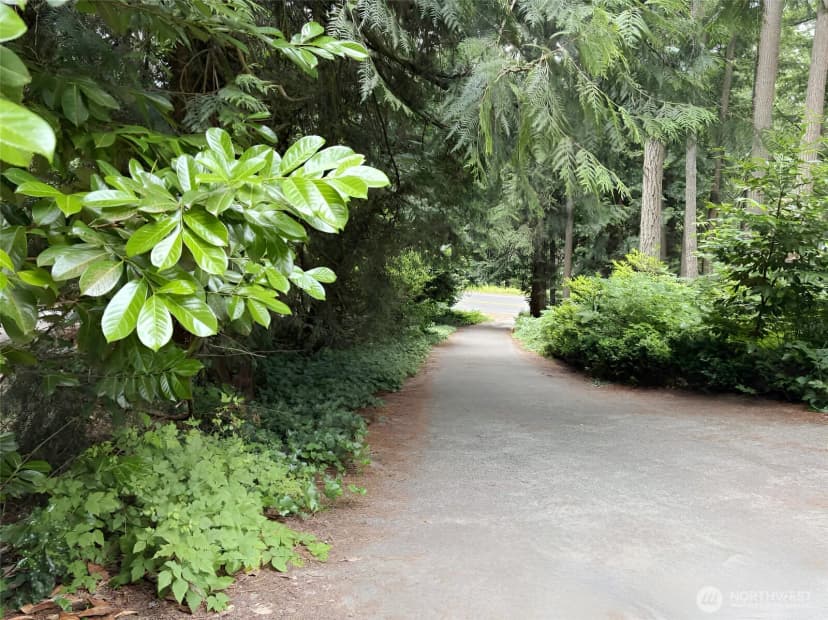 Property photo for 24404 Se Mirrormont Boulevard, Issaquah photo 3