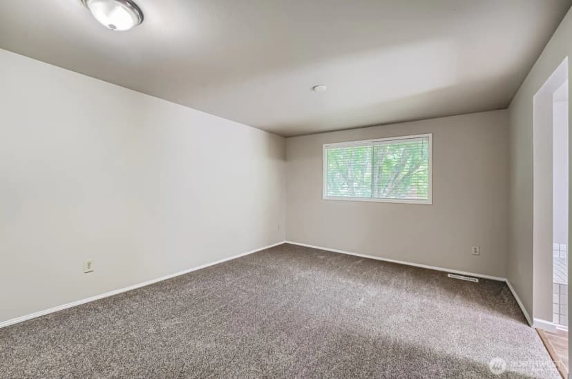 Property photo for 22206 Se 250th Street, Maple Valley photo 8