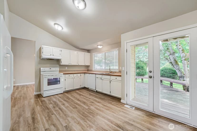 Property photo for 22206 Se 250th Street, Maple Valley photo 12