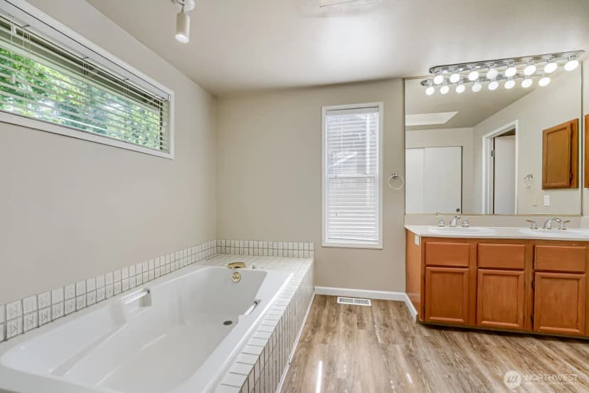 Property photo for 22206 Se 250th Street, Maple Valley photo 16