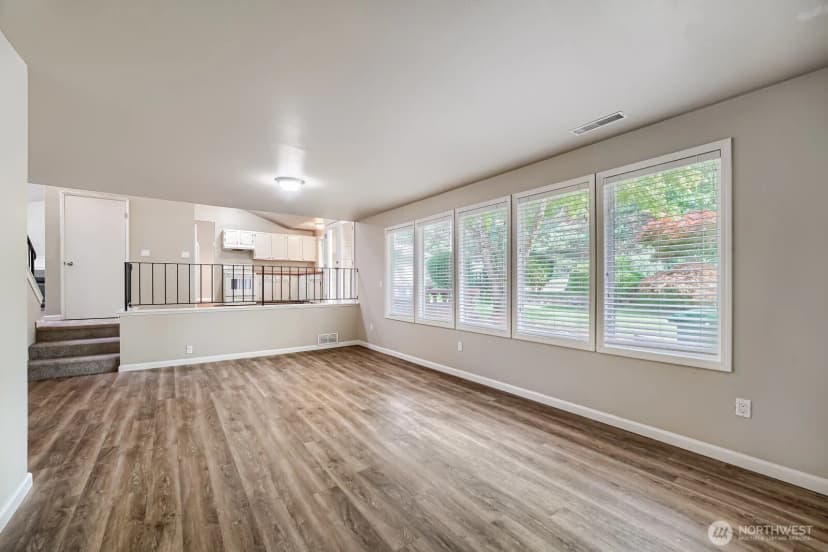 Property photo for 22206 Se 250th Street, Maple Valley photo 4