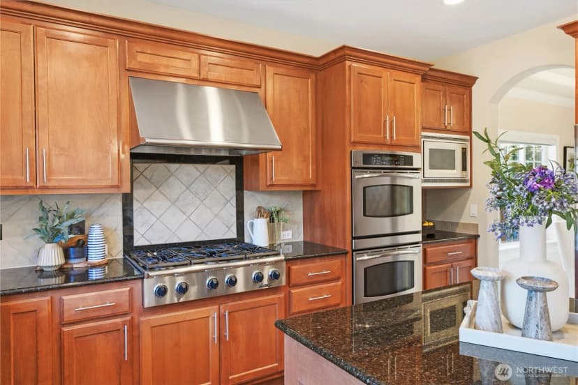 Property photo for 16105 Northup Way, Bellevue photo 12