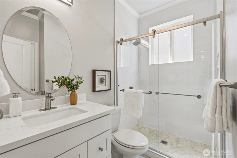 Property photo for 16105 Northup Way, Bellevue photo 19