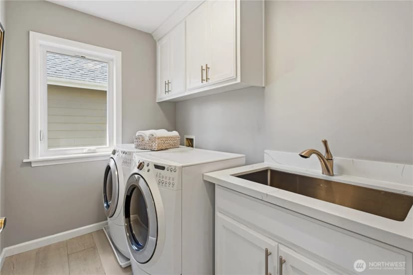 Property photo for 16105 Northup Way, Bellevue photo 35