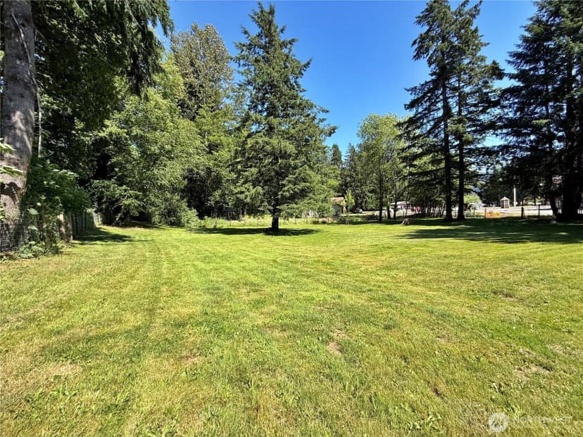 Property photo for 111 1st Street, Morton photo 20