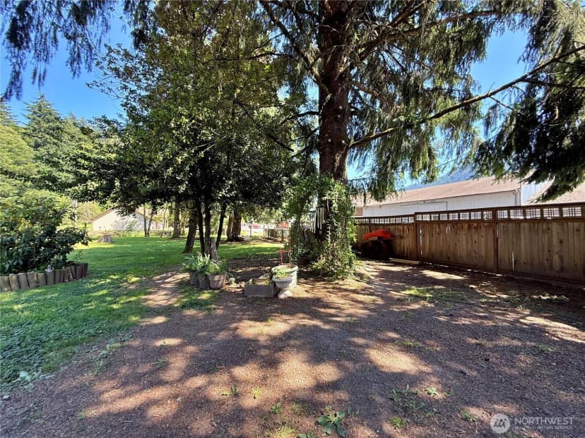 Property photo for 111 1st Street, Morton photo 23