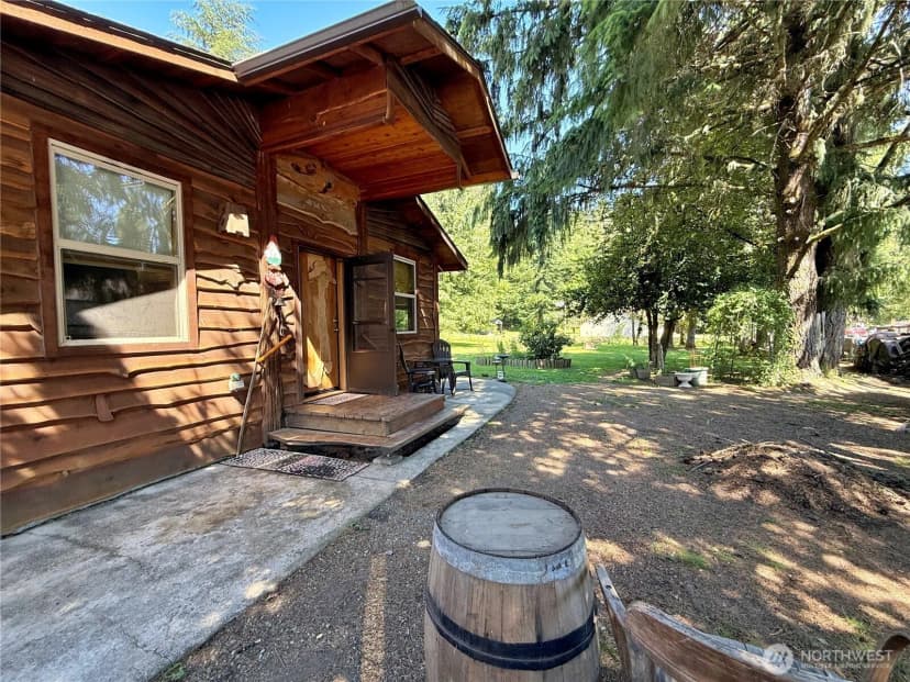 Property photo for 111 1st Street, Morton
