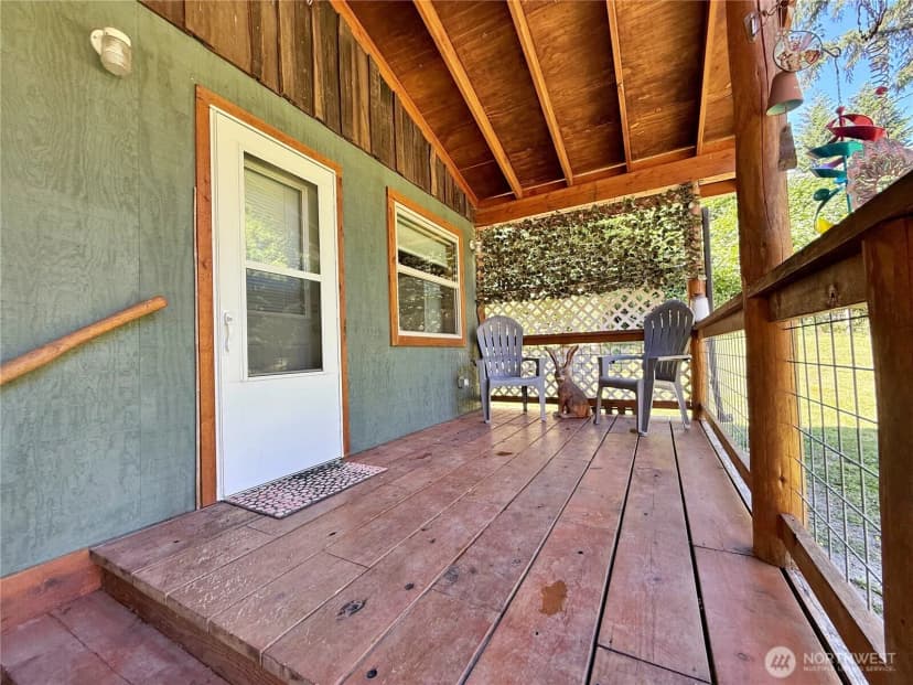 Property photo for 111 1st Street, Morton photo 16