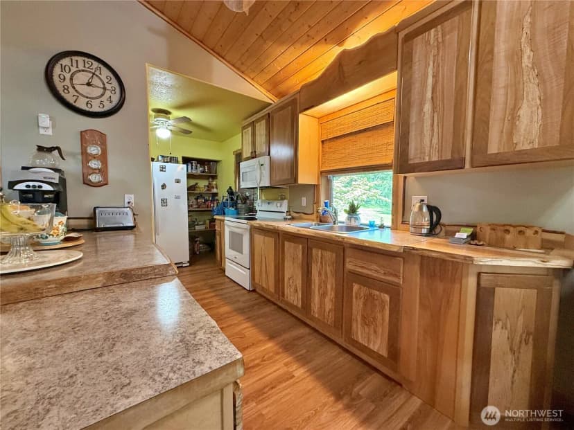 Property photo for 111 1st Street, Morton photo 4