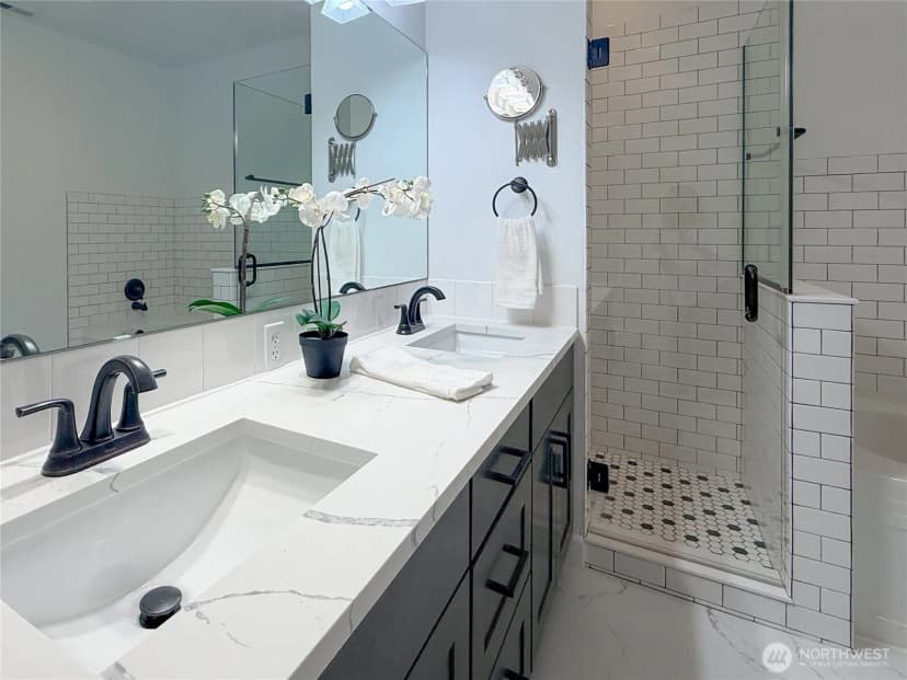 Property photo for 12208 Ne 24th Street #124, Bellevue photo 16